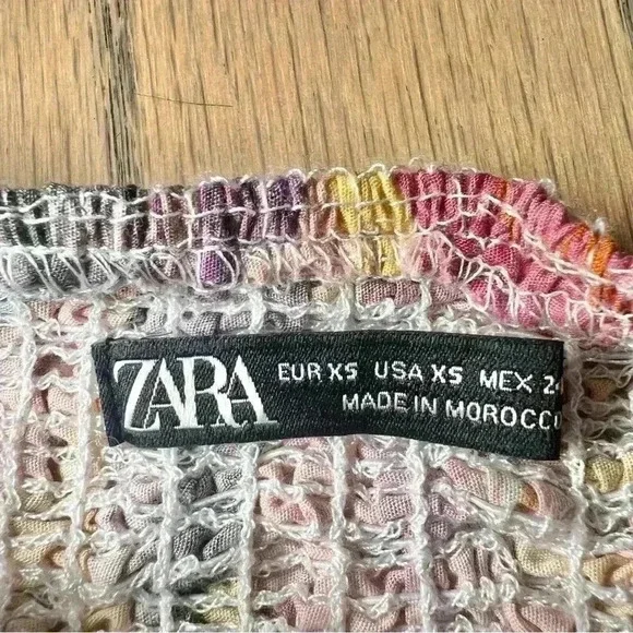 ZARA Women’s One Sided Puff Sleeve Smocked Floral Crop Top Size X-Small - Picture 9 of 10